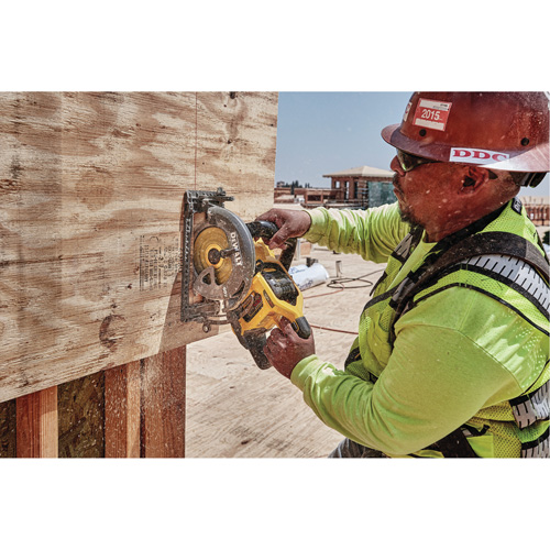 FlexVolt&reg; Worm Drive Style Saw (Tool Only), 7-1/4", 60 V Sécurité Médic