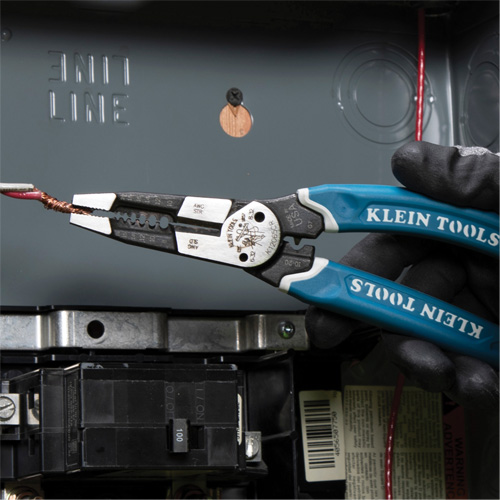 Klein-Kurve&reg; Heavy-Duty Wire Stripper, Cutter & Crimper Multi-Tool, 8-1/4" L, 8 - 20 AWG Sécurité Médic