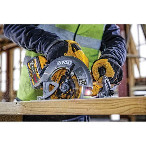 FlexVolt&reg; Max Brushless Circular Saw with Electric Brake Kit, 7-1/4", 60 V Sécurité Médic