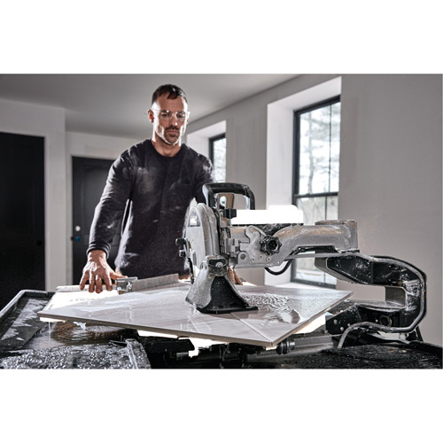 High Capacity Wet Tile Saw Sécurité Médic