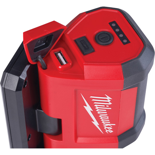 M12 Rover Service & Repair Flood Light with USB Charging, LED, 700 Lumens Sécurité Médic