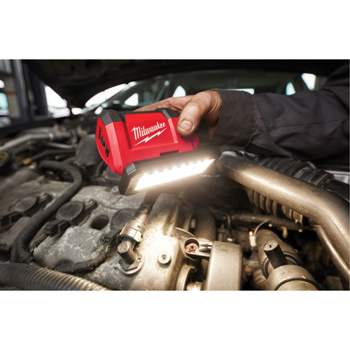 M12 Rover Service & Repair Flood Light with USB Charging, LED, 700 Lumens Sécurité Médic