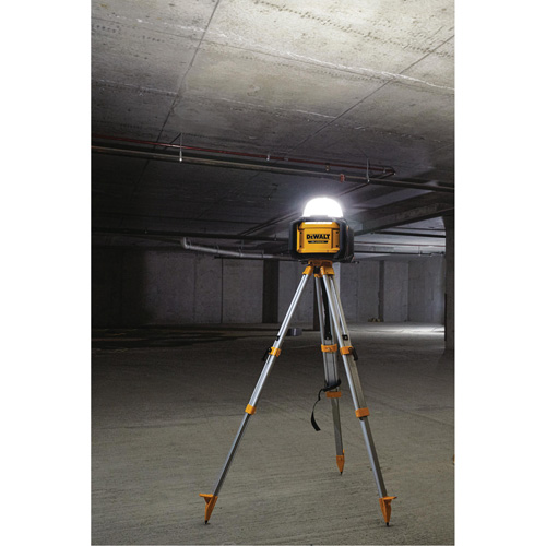 Baladeuse polyvalent sans fil Tool Connect 20V Max, DEL, 5000 lumens, Boîtier en Plastique Sécurité Médic