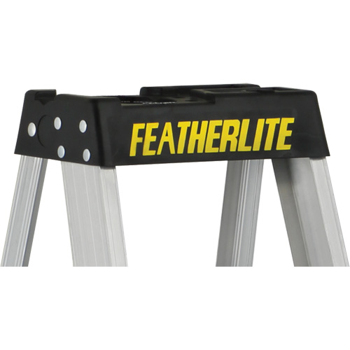 3400 Series Industrial Extra Heavy-Duty Step Ladder, 4', Aluminum, 300 lbs. Capacity, Type 1A Sécurité Médic