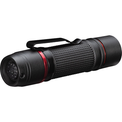 Lampe de poche &agrave; deux modes d'optique PX9, DEL, 750 lumens, Piles AAA Sécurité Médic
