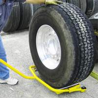 Socle roulant pour roue de camion, Capacit&eacute; de 280 lb Sécurité Médic