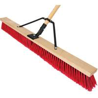 Balai-brosse &agrave; manche renforc&eacute;, 36", Moyen, Soies PVC Sécurité Médic