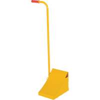 Cale de roue avec poign&eacute;e ergonomique, Acier, Jaune, 8" la x 10-3/4" p x 9-1/8" h Sécurité Médic
