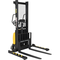Gerbeur pour chariot &eacute;l&eacute;vateur, Fonctionnement &eacute;lectrique, Capacit&eacute; 2000 lb, Lev&eacute;e max 63" Sécurité Médic