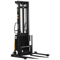 Gerbeur pour chariot &eacute;l&eacute;vateur, Fonctionnement &eacute;lectrique, Capacit&eacute; 2000 lb, Lev&eacute;e max 150" Sécurité Médic