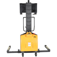 Gerbeur motoris&eacute; avec m&acirc;t &eacute;troit, Fonctionnement &eacute;lectrique, Capacit&eacute; 1500 lb, Lev&eacute;e max 63" Sécurité Médic