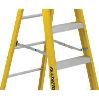 Industrial Heavy-Duty Stepladders (6900 Series), 4', Fibreglass, 300 lbs. Capacity, Type 1A Sécurité Médic