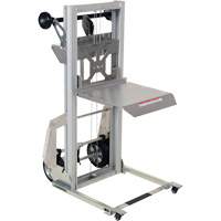 Appareil de levage portatif en aluminium, M&eacute;canisme Pompe au pied, Capacit&eacute; de 200 lb, Levage max de 61" Sécurité Médic