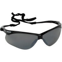 Lunettes de s&eacute;curit&eacute; Nemesis de Kleenguard, Lentille Miroir/Grise/fum&eacute;e, Anti-&eacute;gratignures, ANSI Z87+/R&eacute;pond ou surpasse la norme CSA Z94.3 Sécurité Médic