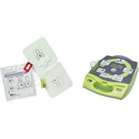 D&eacute;fibrillateur enti&egrave;rement automatis&eacute; AED Plus en anglais avec &eacute;lectrodes Pedi-Padz II suppl&eacute;mentaires, Automatique, Anglais, Classe 4 Sécurité Médic
