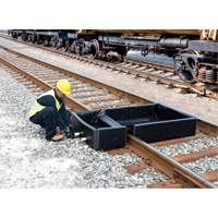 Berme Ultra-Track Berm, Capacit&eacute; 144 gal. US, 4' la x 6' lo x 12" h, Paroi en mousse Sécurité Médic