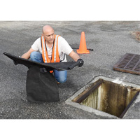 Bac de r&eacute;tention carr&eacute; Ultra-Drain Guard avec orifice de trop-plein, Huile & s&eacute;diments, 16" - 28" lo x 20" - 36" la Sécurité Médic