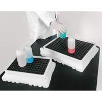P4 Ultra-Spill Tray&reg;, 17" L x 21" W x 4" H, 2.9 US gal. Spill Capacity Sécurité Médic