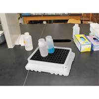 P4 Ultra-Spill Tray&reg;, 17" L x 21" W x 4" H, 2.9 US gal. Spill Capacity Sécurité Médic