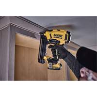 XR&reg; Cordless 18Ga Brad Nailer, 20 V, Lithium-Ion Sécurité Médic